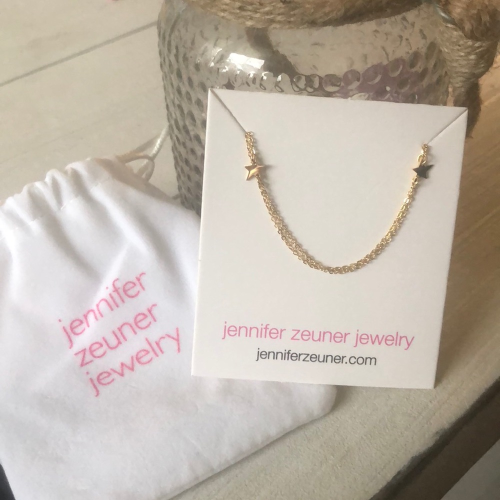 Jennifer seiner “double star” necklace